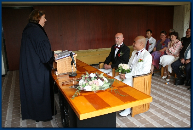 600x399 pixels (215K)