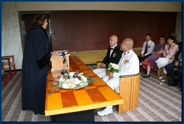 600x399 pixels (214K)