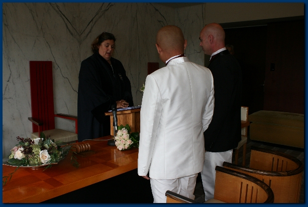 600x399 pixels (179K)