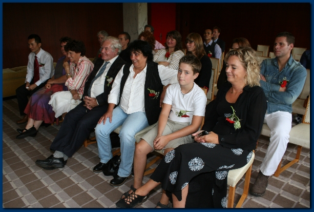 600x399 pixels (221K)