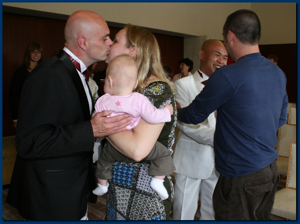 600x443 pixels (217K)