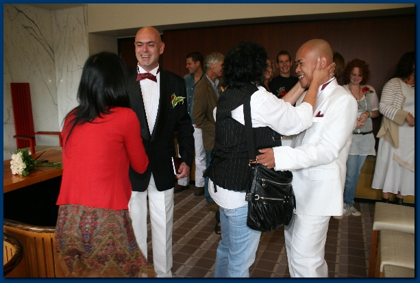 600x399 pixels (210K)