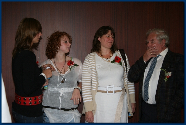 600x399 pixels (190K)