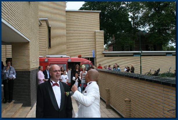 600x399 pixels (271K)