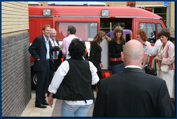 600x399 pixels (220K)