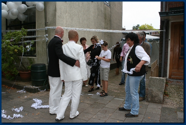 600x399 pixels (244K)