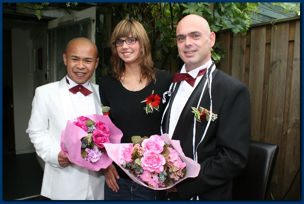 600x399 pixels (228K)