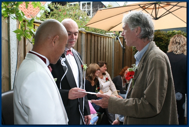 600x399 pixels (248K)