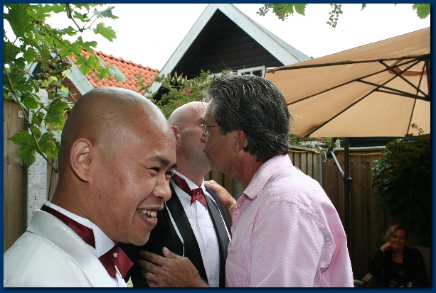 600x399 pixels (235K)