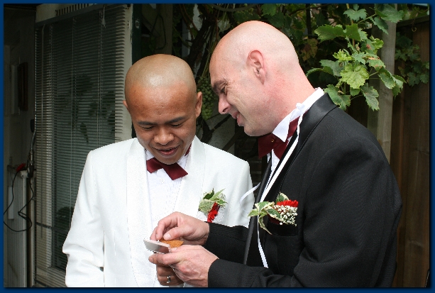 600x399 pixels (215K)