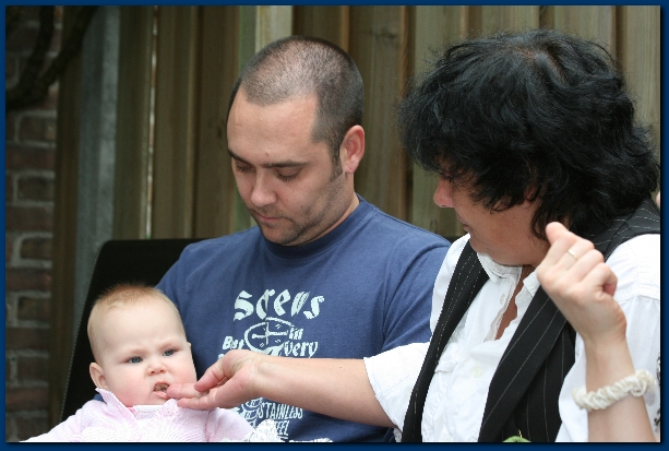 600x399 pixels (203K)