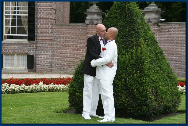 600x399 pixels (284K)