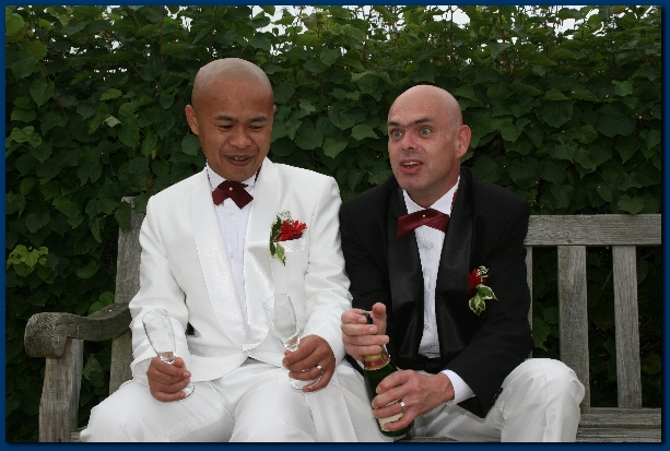 600x399 pixels (228K)