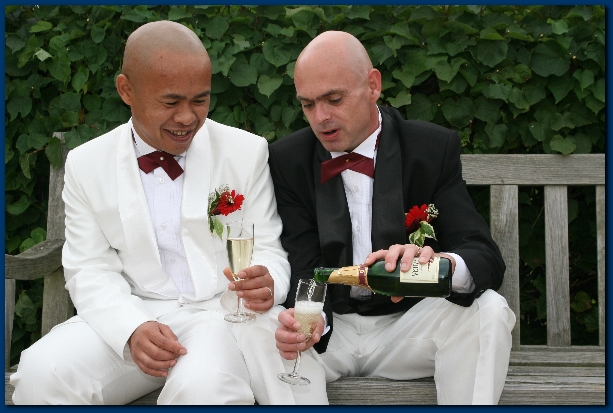 600x399 pixels (215K)